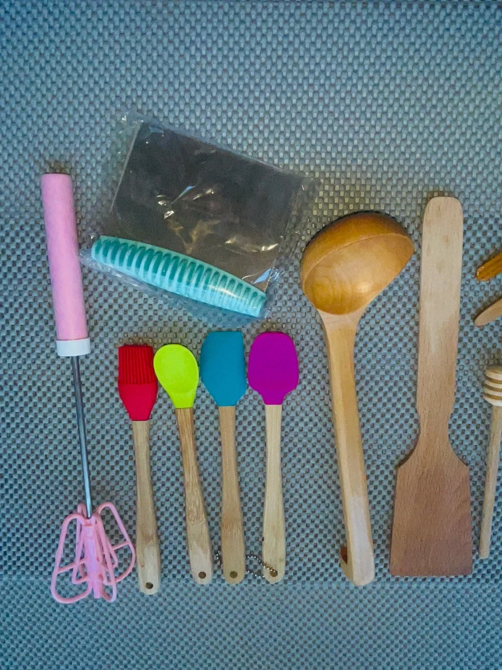 Colorful Silicone & Bamboo Kitchen Utensil Set & Metal Spring-Loaded Nut Cracker